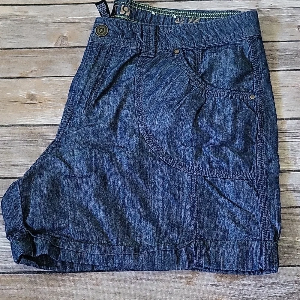 Apt. 9 dark blue cotton blend shorts with cuffs and 5